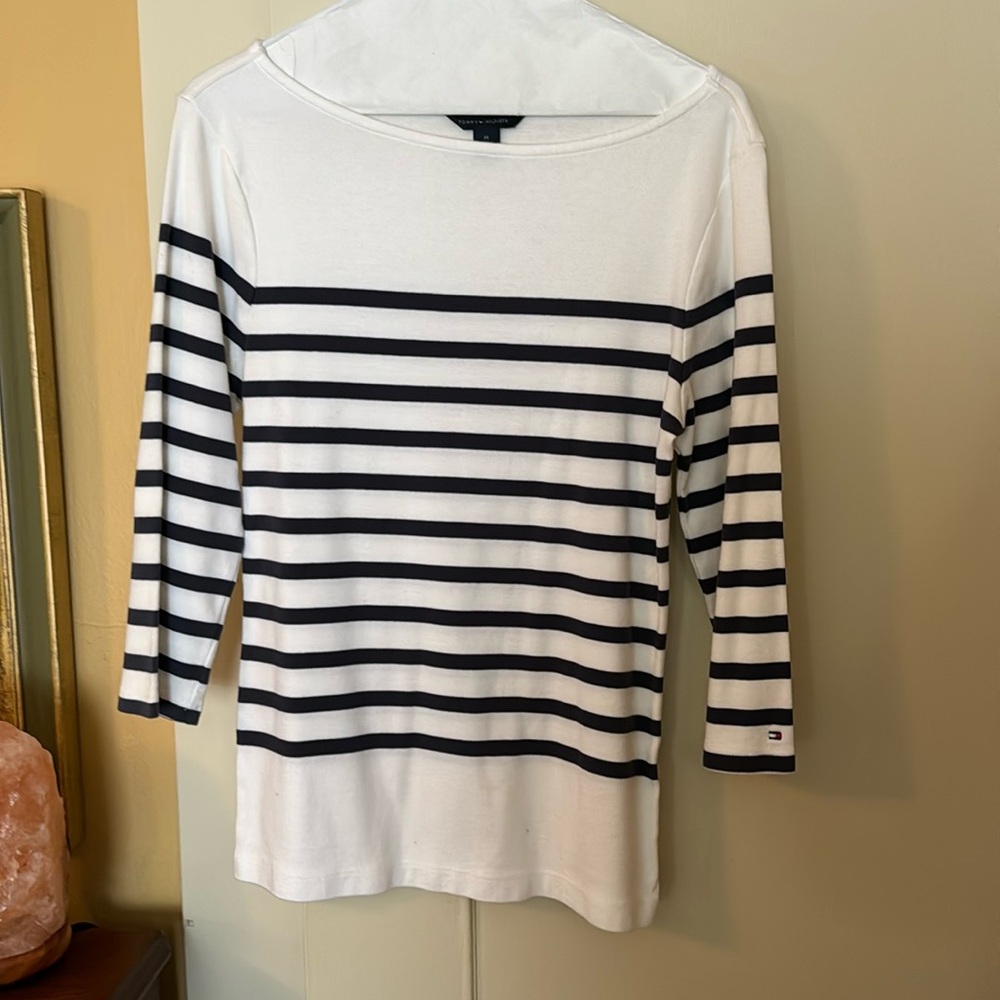 Long sleeve tee shirt